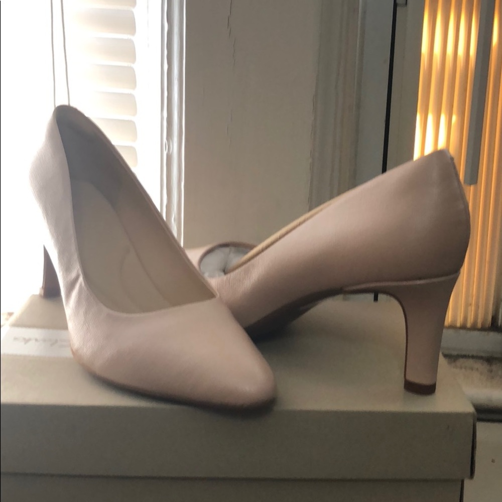 Clark’s Calla Rose pump